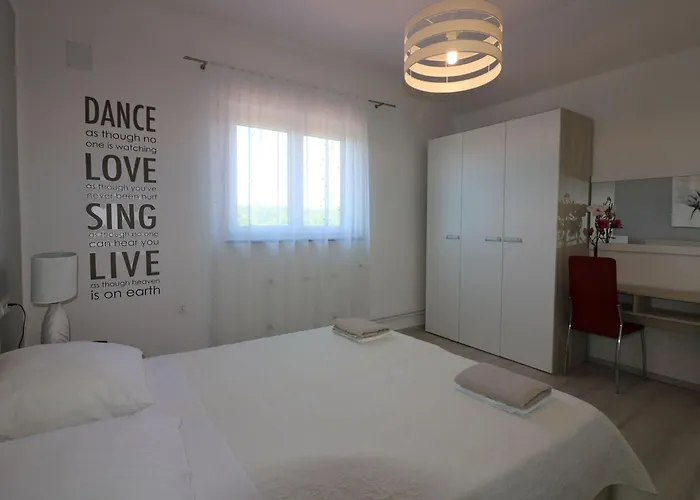 Luna By Interhome * Poreč