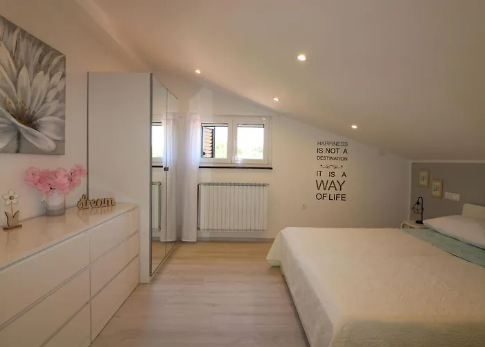 Luna By Interhome * Poreč