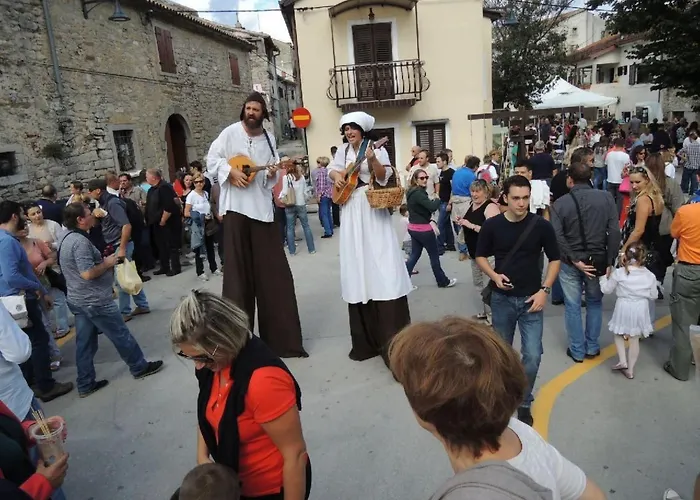 Апартаменты Luna By Interhome